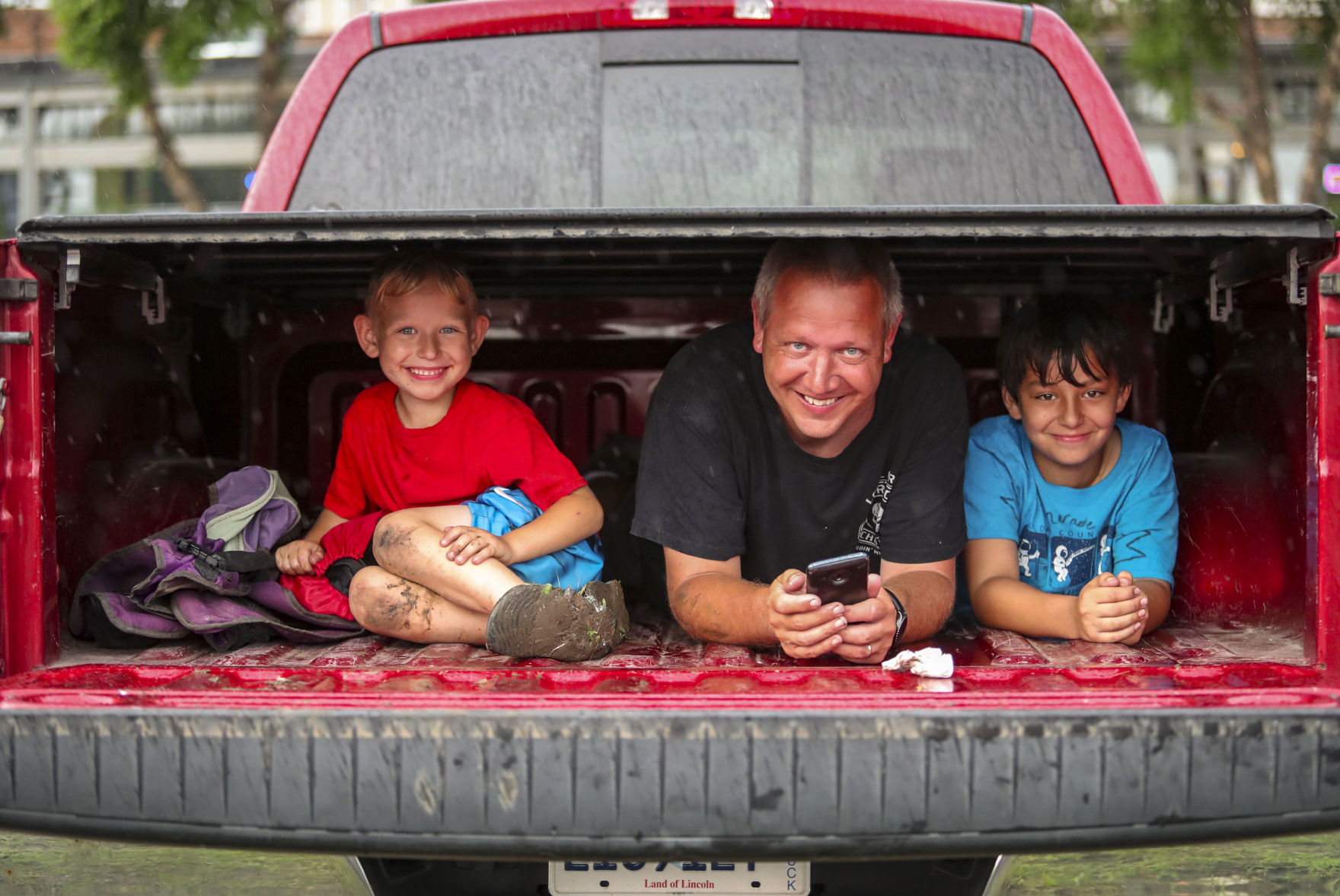 070419-mda-nws-redwhiteboom-015